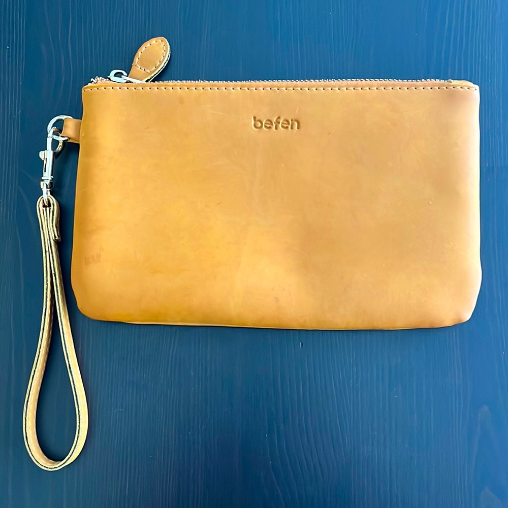 Befen wrist wallet- light brown